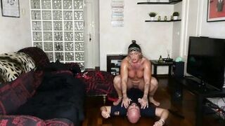 I fuck the policeman who came to arrest me (Trailer)