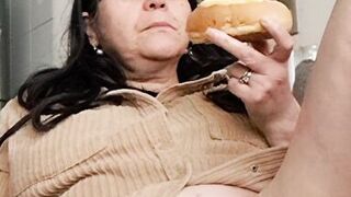 Fucking eating and caressing my vagina, how delicious