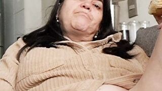 Fucking eating and caressing my vagina, how delicious