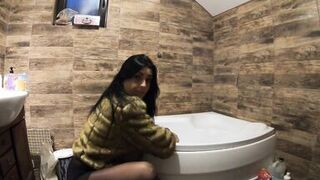 Milfycalla- Pee Play in Bathtub While Wearing a Fur Coat and Pantyhose 198