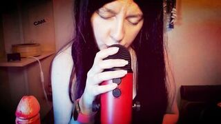 Sensual Mouth Sounds for Beautiful Italian Milf - 13 image