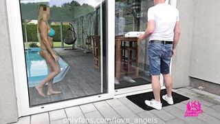 Pizza delivery man fuck milf in the pool while she was waiting for her husband.