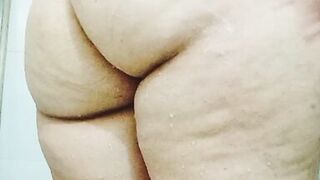 I open my pussy for you to lick it