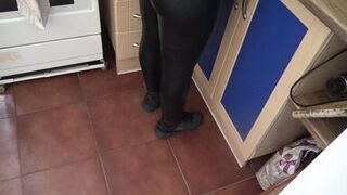 perverted stepson begged me to see me piss from my hairy pussy