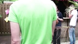 Deutsche Mutter fickt mit Stief-Sohn auf der Gartenparty - 2 image