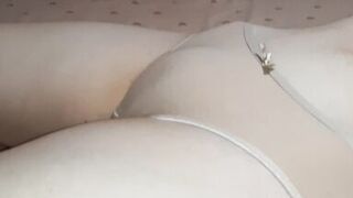 I Jerk off to My Stepmom's Exciting Pussy