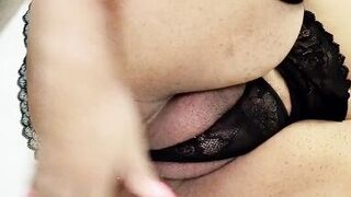 Hiyunamei, likes to play with her rainbow dildo A little bit, massage with Latina milf