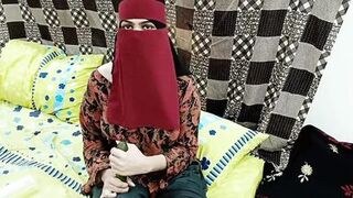 Desi Stepmom in Hijaab Playing With Cucumber