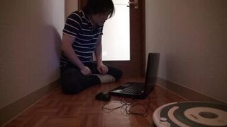 A popular voice actress turns out to be a non-virgin! 2