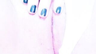 Masturbating my pussy nicely on webcam