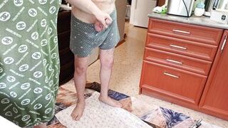 Stepmom makes a deep blowjob jerks off a dick to a cumshot