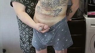 mother-in-law gives a deep blowjob jerks off a dick before a cumshot