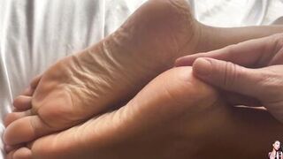 MILF Wants Her Body Explored & Caressed - 3 image