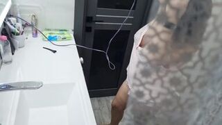 MY STEPMOM IS CRAZY!!! SHE DOESN'T HESITATE TO COME INTO MY BATHROOM WHEN I'M WASHING