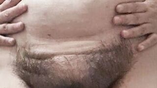 Mature milf creams her hairy pussy