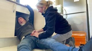 BLOWJOB TO THE PLUMBER IN MY KITCHEN - HOT WIFE