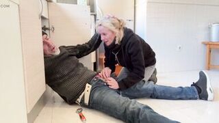 BLOWJOB TO THE PLUMBER IN MY KITCHEN - HOT WIFE