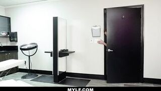 Tanning Her Bushless Box - 6 image