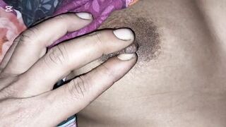 Indian kutiya ki Choot pe Pani gira dia