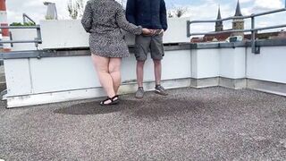 No matter how hard the plump mother-in-law tried, pissing splashed all over her legs - 3 image