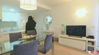 Stepmother Accidentally Sat on Stepson's Cock with Her Naked Pussy