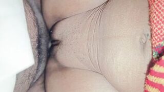 There was no one at home, then my wife showed her pussy and fucked a lot