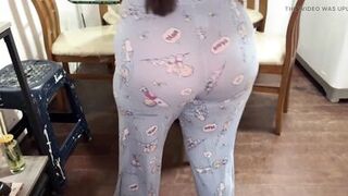 Mother-in-law shows off BIG ASS to son-in-law who ends up fucking her - 8 image