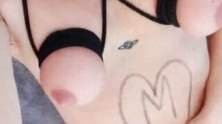 Milf Julie squirts for an incredible 13 seconds - 15 image