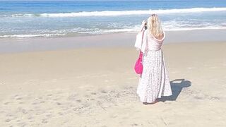 Amateur Blonde Mature Wife Enjoys Naked Sex