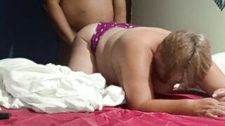 What a good cock sucking the mature granny gives me before fucking her doggy style