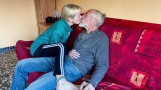 ROMANTIC HOMEMADE PORN - MUTUAL MASTURBATION... I CAN'T TAKE IT ANYMORE, FUCK ME FROM BEHIND