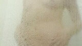 Blonde MILF spreads lotion on chick fresh out of the shower