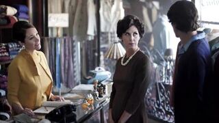 Milf is getting her hairy pussy massively fucked