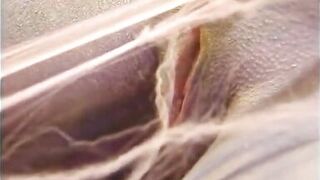 Guy fucks mature brunette's twat