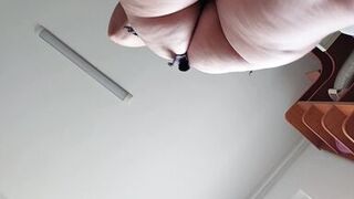 Sexy amateur wife prepares breakfast naked in the kitchen.