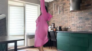 TRYING ON CLOTHES . SEXUAL MILF.