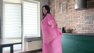 TRYING ON CLOTHES . SEXUAL MILF.