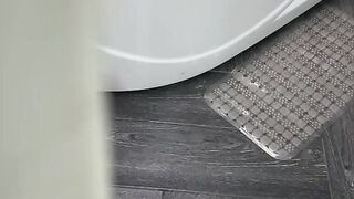 HORNY MILF WITH A HUGE ASS GETS FOOLISHLY STARED BY HER PERVERT STEPSON WHILE MASTURBATING IN THE SHOWER