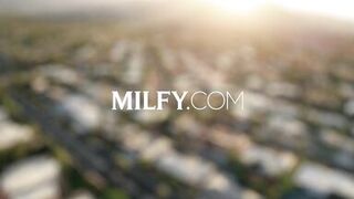 Andie Anderson can't resist Jay Hefner's BBC - MILF pussy fingering & doggystyle action