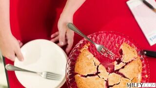 Andie Anderson can't resist Jay Hefner's BBC - MILF pussy fingering & doggystyle action