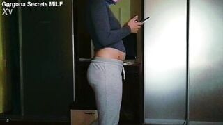 Naughty MILF teacher Mitridatmun seduces her blonde student with her big butt