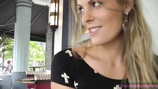 Heather Silk & Novan Ryan flaunt their curves & eat out a lucky husband's lunch in public - 5 image