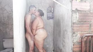 Magoculionero1 & Paolitasexy go wild with deepthroating & riding in shower - 2 image
