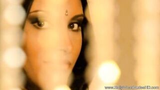 Watch India's steamy solo dance with her erotic moves - 5 image