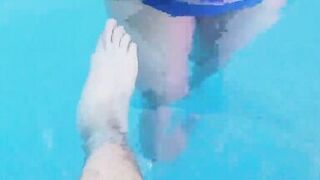 MILF Amber Valentina seduces her hubby and gets frisky in the pool - 4 image
