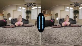 Flexible MILF Briana Moon Strips & Spreads Wide for You in Virtual Reality