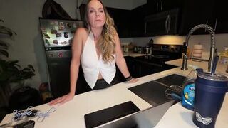 Kymber Leigh and London Ford's POV homemade handjob video will make you drool with lust! - 7 image