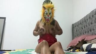 A BEAUTIFUL TIGRESS DOING AN EROTIC DANCE AND A RICH MASTURBATED FOR HER FANS - 15 image