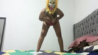 A BEAUTIFUL TIGRESS DOING AN EROTIC DANCE AND A RICH MASTURBATED FOR HER FANS - 5 image