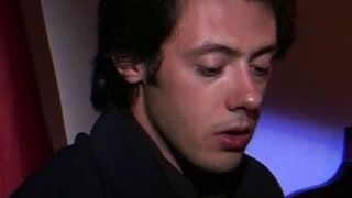 Namorado invade o quarto da sogra e ela deixa colocar no cuzinho